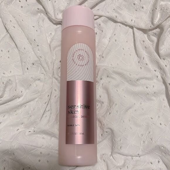 NEW- Bath & Body Works- Colloidal Oatmeal Bubble Bath - Picture 1 of 4